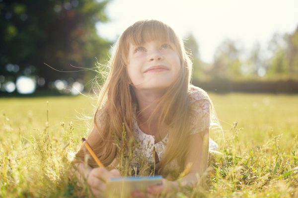 7. Little Girl’s Thank-You Letter to Postal Worker Gets Massive Response From Across the Country